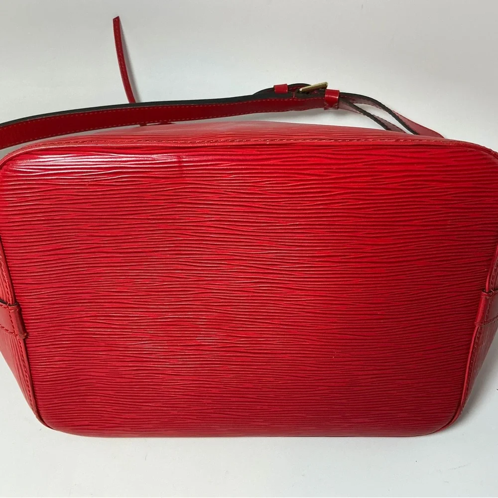 Louis Vuitton Petite Noe Bucket Bag Red Epi Leather